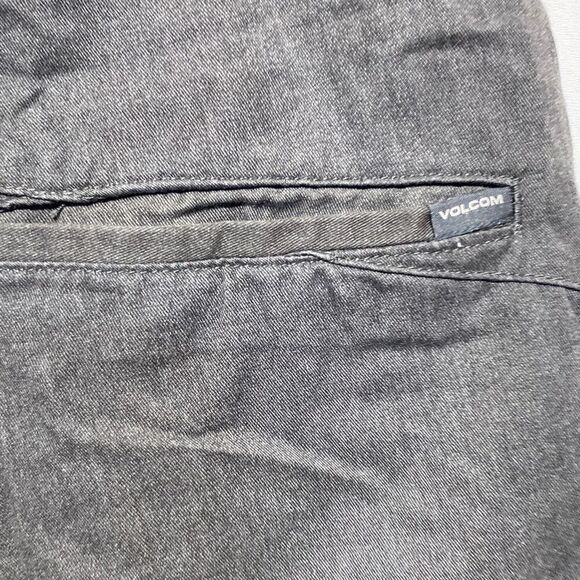 Volcom Men's Gray Solid Vmonty Casual Flat Front Shorts Size 32 - Picture 8 of 11